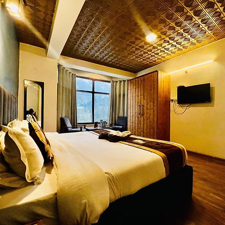 Hotel Green Link -#Near Volvo Bus Stand #Mountain View #River View #Open Terrace Manāli Екстериор снимка