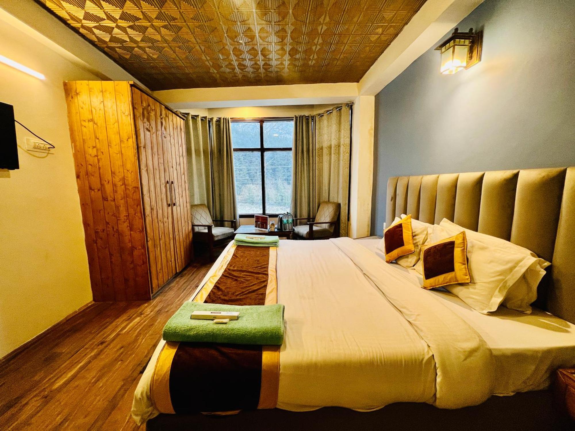 Hotel Green Link -#Near Volvo Bus Stand #Mountain View #River View #Open Terrace Manāli Екстериор снимка