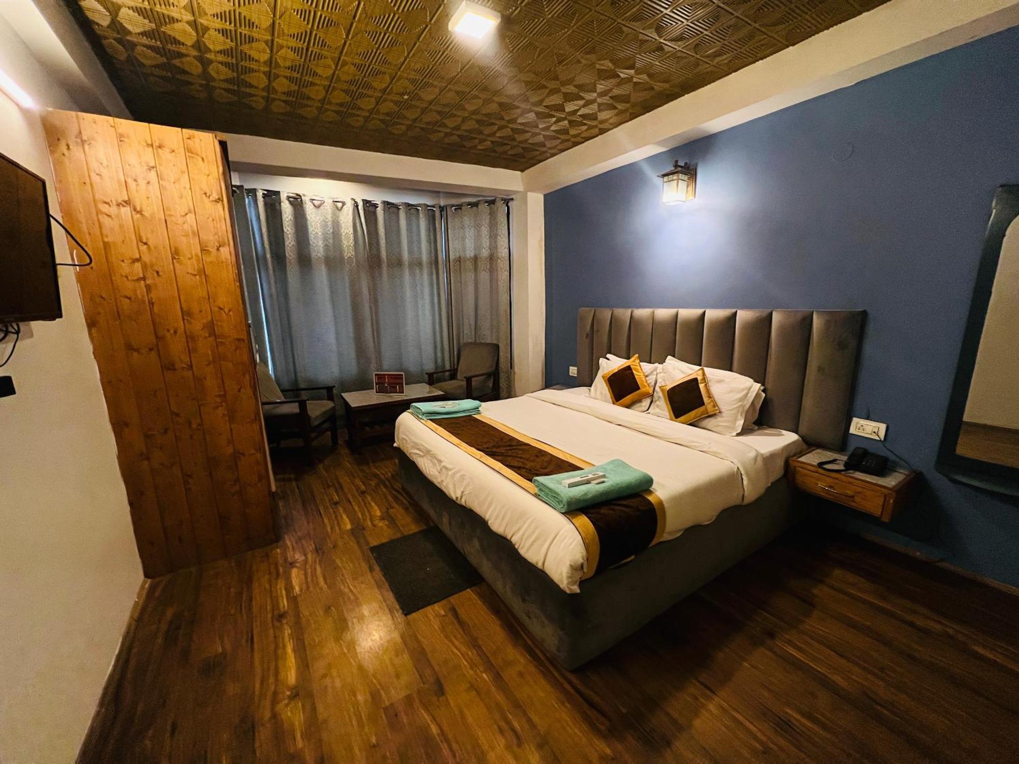 Hotel Green Link -#Near Volvo Bus Stand #Mountain View #River View #Open Terrace Manāli Екстериор снимка