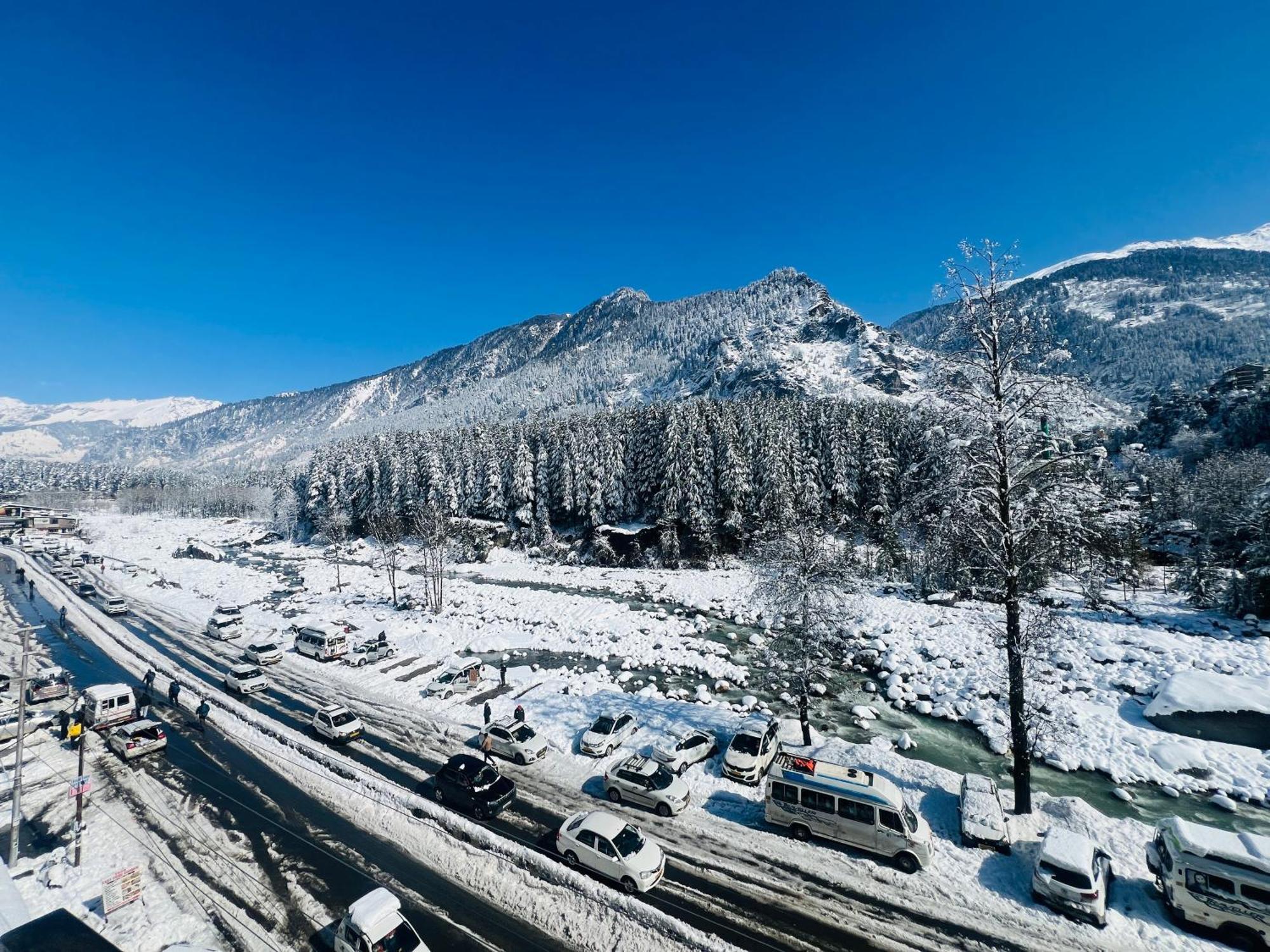 Hotel Green Link -#Near Volvo Bus Stand #Mountain View #River View #Open Terrace Manāli Екстериор снимка