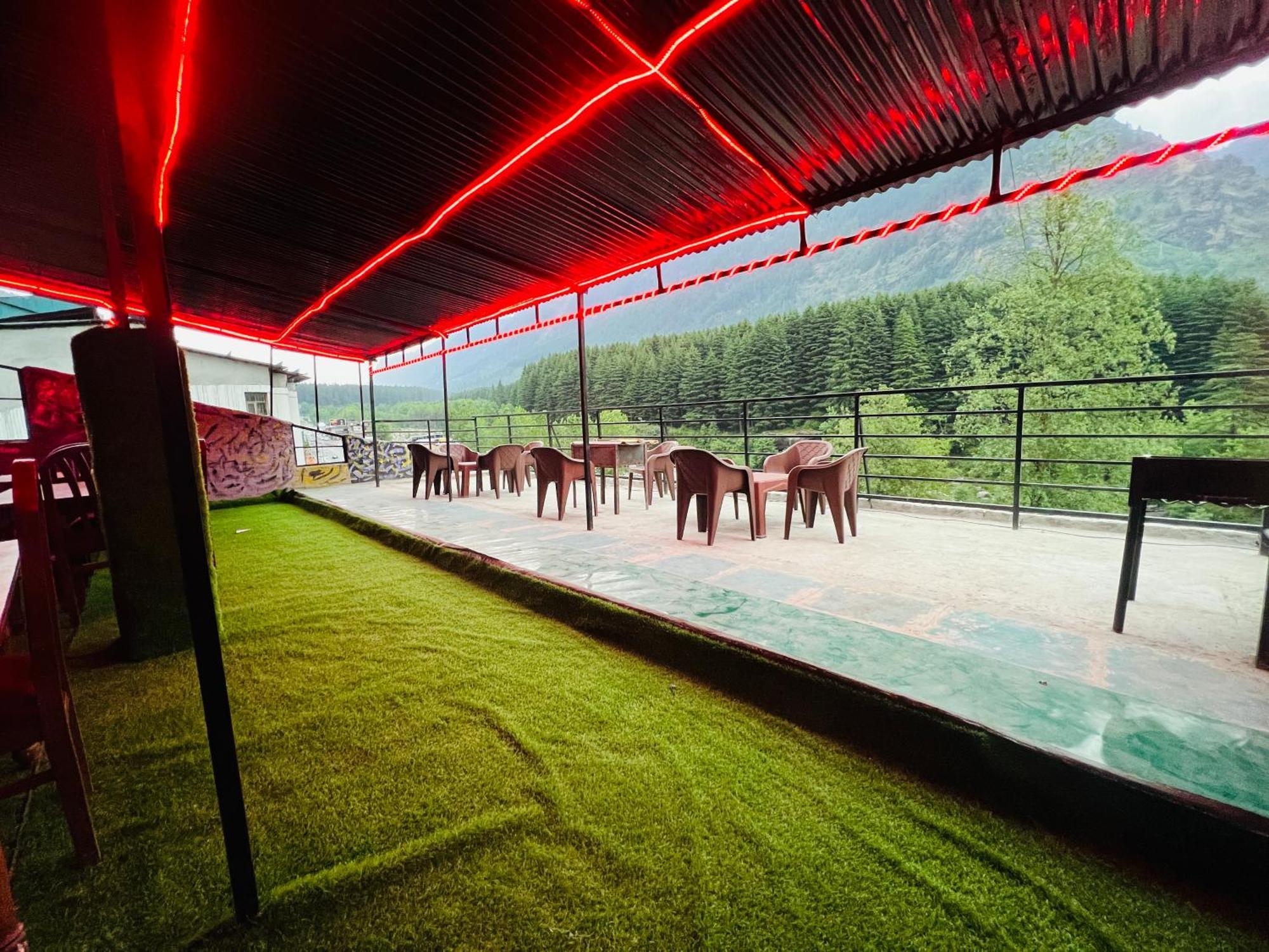 Hotel Green Link -#Near Volvo Bus Stand #Mountain View #River View #Open Terrace Manāli Екстериор снимка