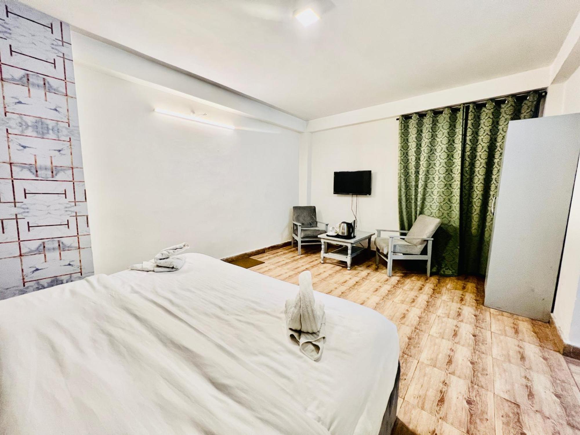 Hotel Green Link -#Near Volvo Bus Stand #Mountain View #River View #Open Terrace Manāli Екстериор снимка